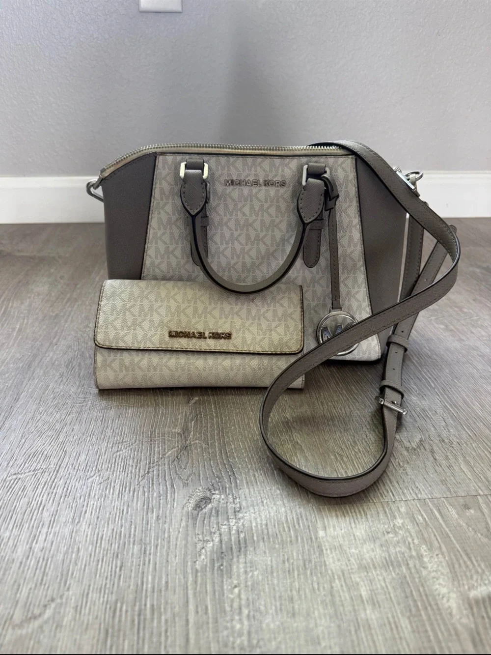 Michael Kors Gray Beige Signature Satchel with Matching Wallet